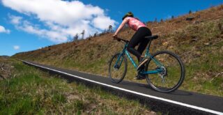 Marin Fairfax 2 ST rider climbing a hill, Wales UK.