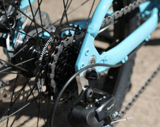 Marin Hidden Canyon and Shimano drivetrain detail